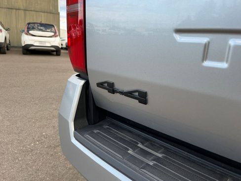 Used 2025 Toyota Tacoma TRD Off-Road image 17