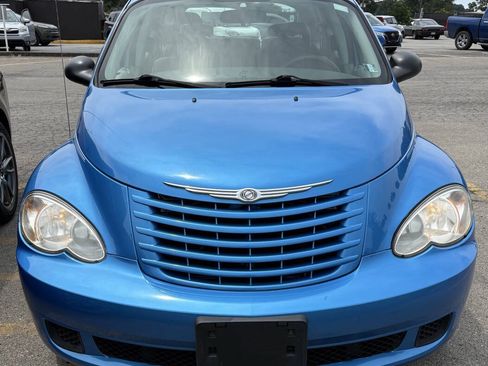Used 2008 Chrysler PT Cruiser FWD image 2