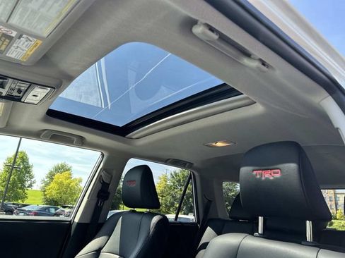 Used 2023 Toyota 4Runner TRD Off-Road Premium w/ Moonroof Package AWD/4WD image 22