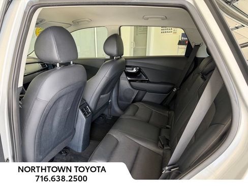 Used 2019 Kia Niro S Touring FWD image 19