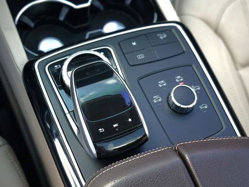 Used 2019 Mercedes-Benz GLE 400 4MATIC image 27