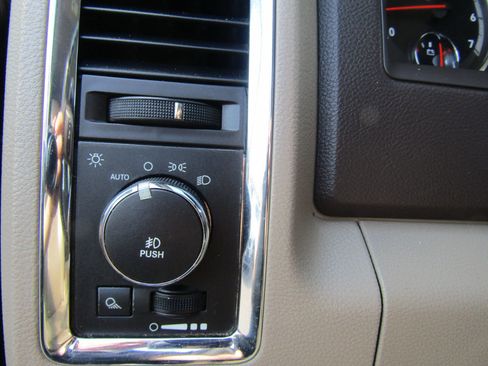 Used 2011 RAM 1500 Laramie image 28