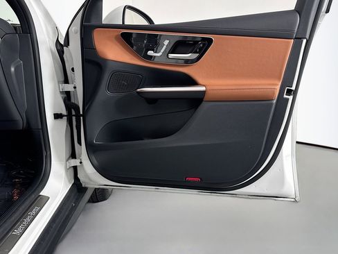 Certified 2025 Mercedes-Benz GLC 300 4MATIC image 25