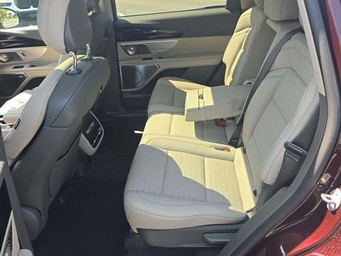 Used 2025 Lincoln Nautilus Reserve image 9