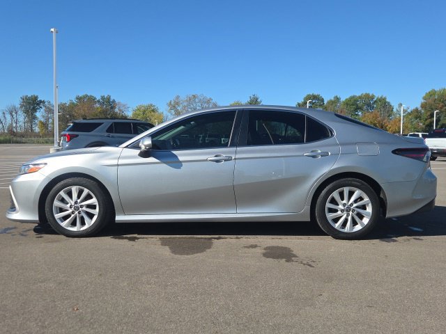Used 2023 Toyota Camry LE FWD image 11