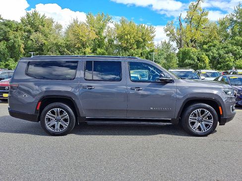 Used 2023 Jeep Wagoneer L Series II image 7