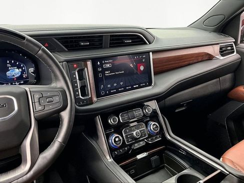 Used 2023 GMC Yukon Denali Ultimate image 6