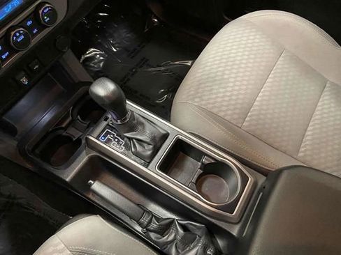 Used 2022 Toyota Tacoma SR5 image 21