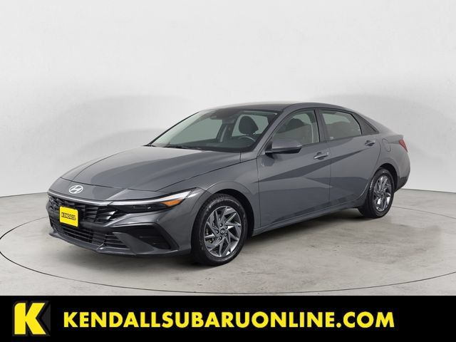 Used 2024 Hyundai Elantra SEL FWD image 1