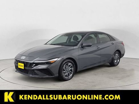 Used 2024 Hyundai Elantra SEL FWD image 1