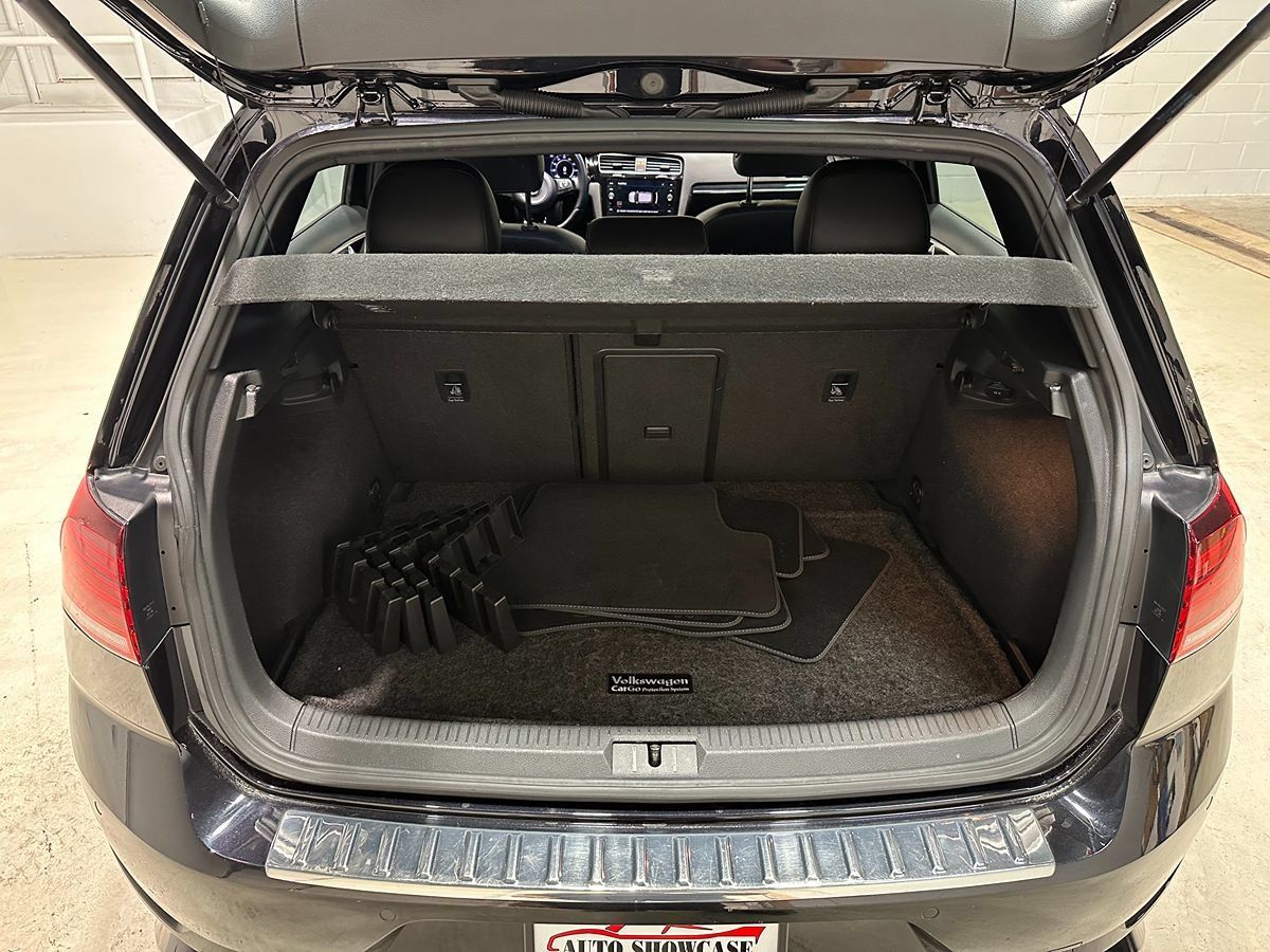 Used 2018 Volkswagen Golf 4-Door AWD/4WD image 7