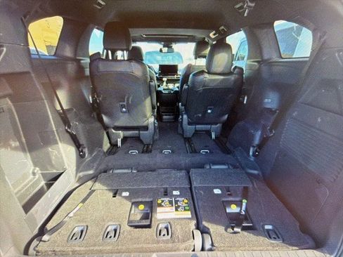 Used 2025 Toyota Sienna XSE image 10