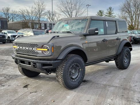 New 2025 Ford Bronco Badlands image 8