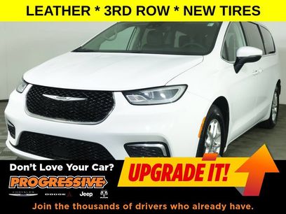 Used 2023 Chrysler Pacifica Touring-L