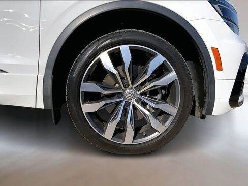 Used 2021 Volkswagen Tiguan SEL Premium R-Line image 9