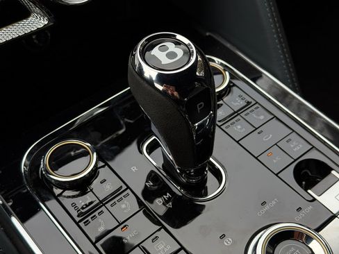 Used 2023 Bentley Flying Spur W12 image 29