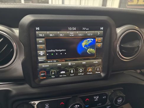 Used 2021 Jeep Gladiator Overland image 8