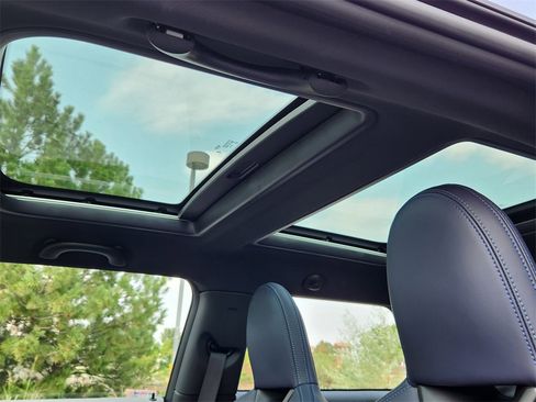 Used 2025 MINI Cooper 2-Door Hardtop image 48