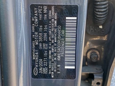 Used 2024 Hyundai Elantra SEL FWD image 16