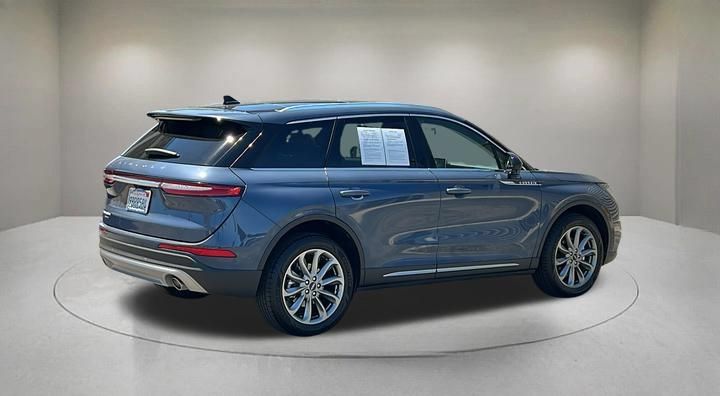 Certified 2022 Lincoln Corsair FWD w/ Premium Package image 4
