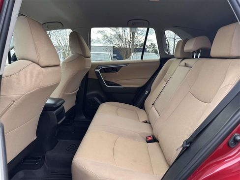 Certified 2021 Toyota RAV4 LE image 17