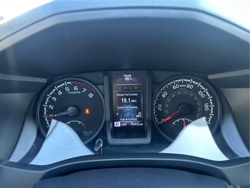 Used 2022 Toyota Tacoma SR image 26