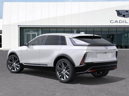 New 2025 Cadillac Lyriq Luxury image 3