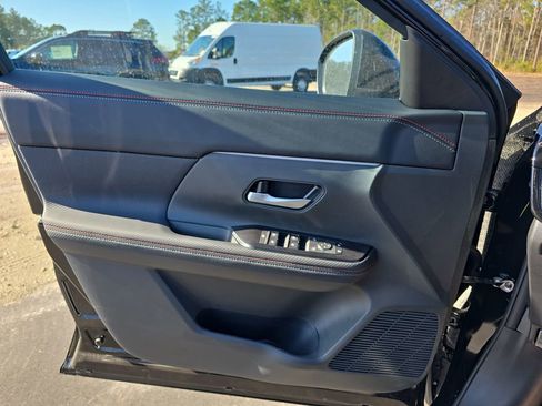 New 2026 Nissan Kicks SR image 29