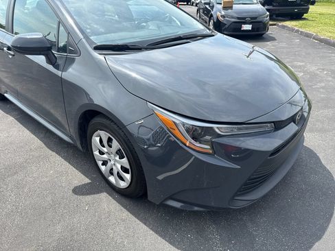 Used 2025 Toyota Corolla LE FWD image 28