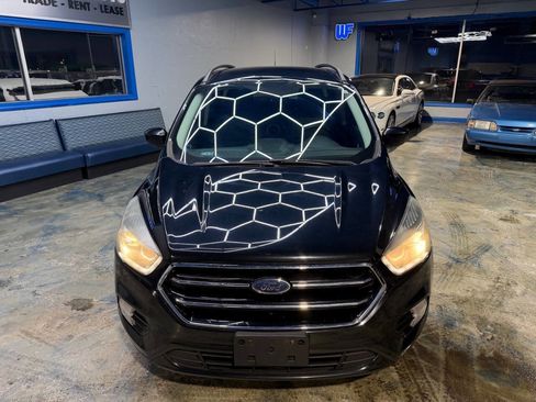 Used 2017 Ford Escape SE w/ Equipment Group 201A image 6