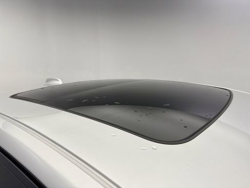 Used 2022 Volvo S60 B5 Momentum w/ Premium Package image 17