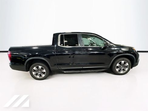 Used 2017 Honda Ridgeline RTL-T image 4