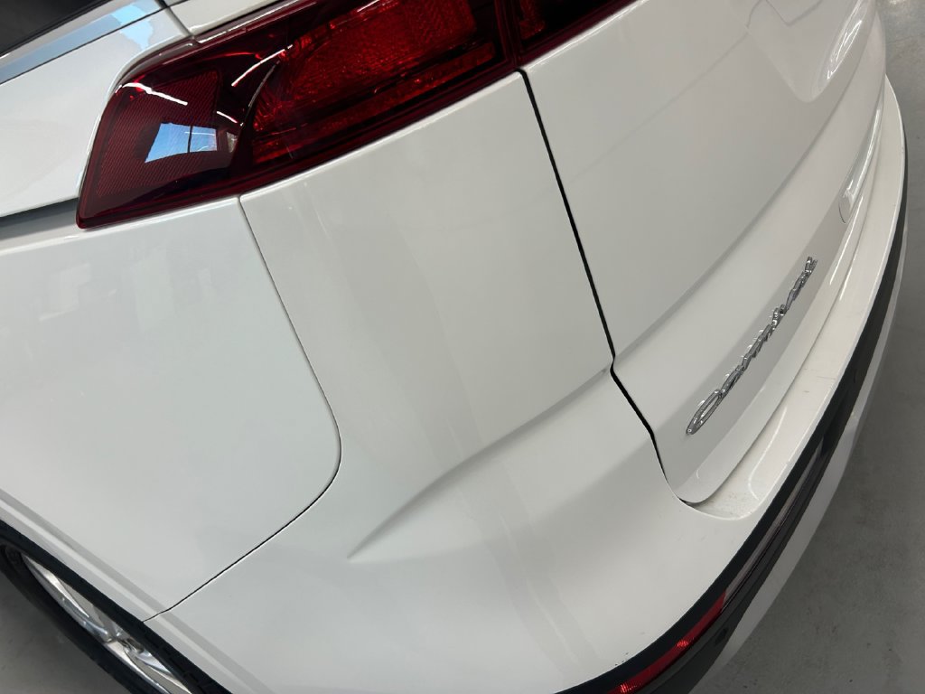 Used 2022 Kia Carnival LX FWD image 22