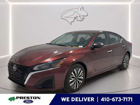 Used 2024 Nissan Altima 2.5 SV FWD image 1