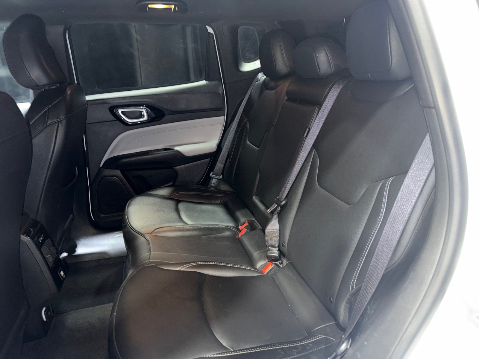 Used 2025 Jeep Compass Limited AWD/4WD image 16
