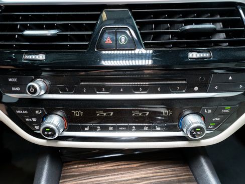 Used 2019 BMW 540i w/ Premium Package image 22