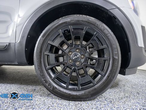 Used 2022 Kia Telluride SX w/ Nightfall Edition Package AWD/4WD image 45