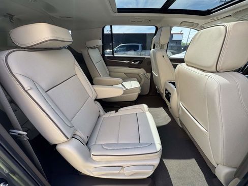 Used 2024 GMC Yukon XL Denali AWD/4WD image 20