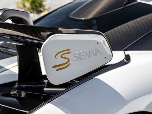 Used 2019 McLaren Senna RWD image 13