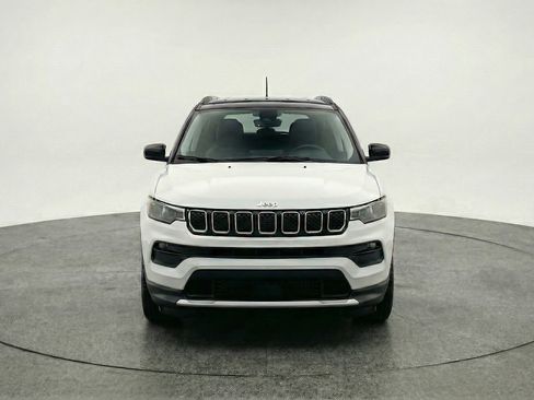 Used 2025 Jeep Compass Limited AWD/4WD image 2