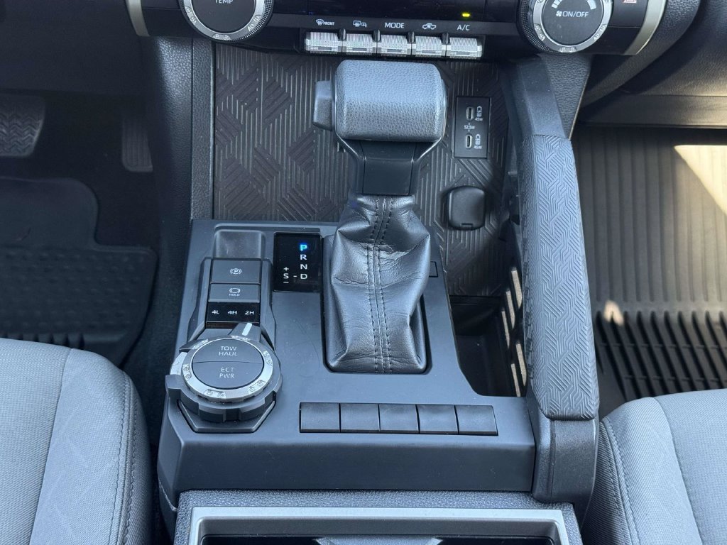 Used 2025 Toyota Tacoma SR5 AWD/4WD image 6