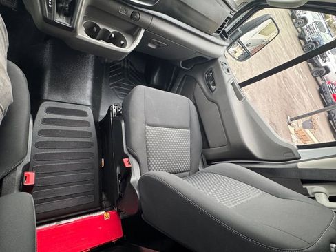 Used 2024 Ford Transit 250 Low Roof AWD w/ Exterior Upgrade Package image 30