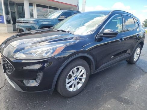 Used 2021 Ford Escape SE w/ Convenience Package AWD/4WD image 2
