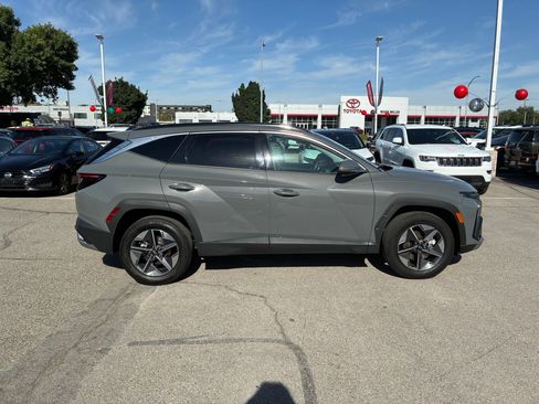 Used 2025 Hyundai Tucson SEL AWD/4WD image 2