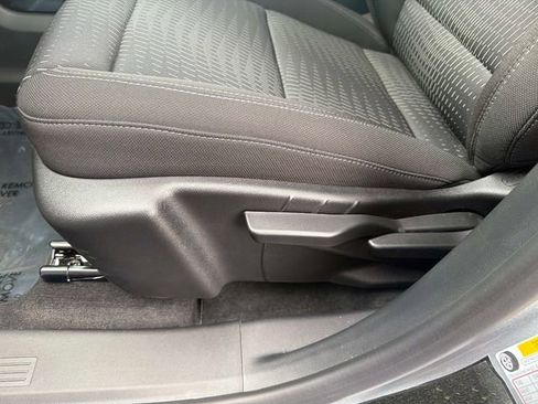 Used 2026 Chevrolet Equinox LT FWD image 19
