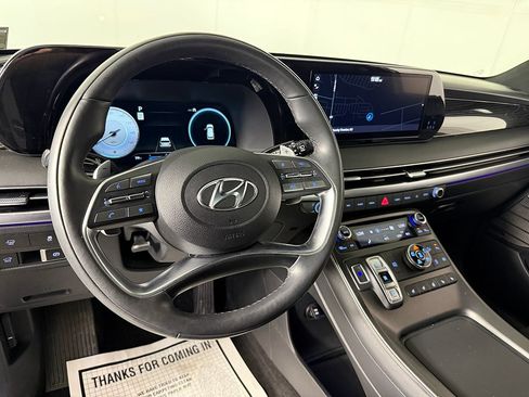 Certified 2025 Hyundai Palisade Calligraphy AWD/4WD image 32