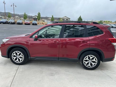 Used 2019 Subaru Forester Premium w/ All-Weather Package AWD/4WD image 6