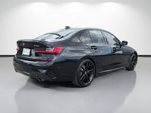 Used 2022 BMW 330i Sedan w/ M Sport Package image 3