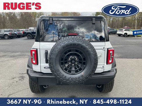 New 2026 Ford Bronco Badlands image 4