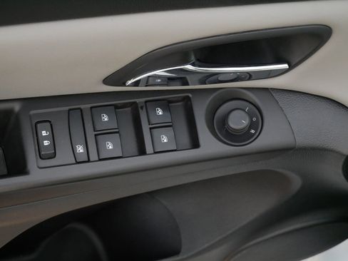 Used 2015 Chevrolet Cruze LT image 20